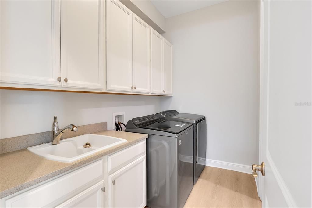 For Rent: $7,500 (7 beds, 6 baths, 5255 Square Feet)