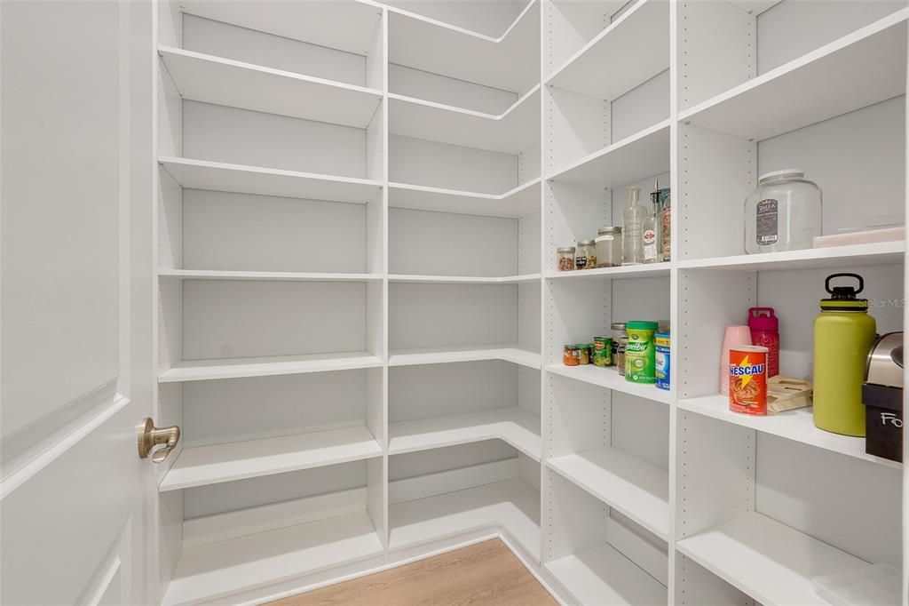For Rent: $7,500 (7 beds, 6 baths, 5255 Square Feet)