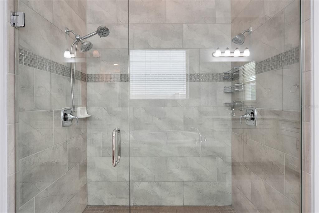 For Rent: $7,500 (7 beds, 6 baths, 5255 Square Feet)