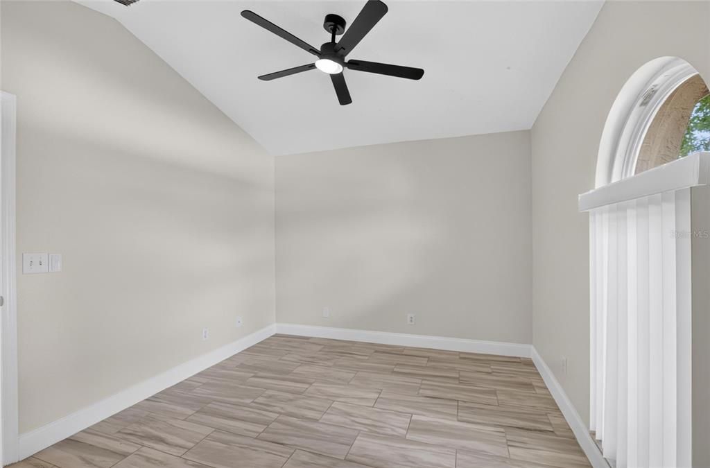 En Renta: $2,795 (4 camas, 2 baños, 1885 Pies cuadrados)