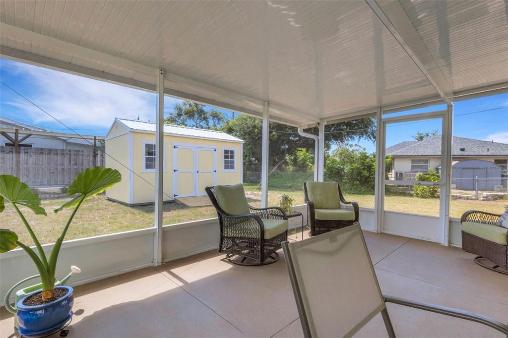 For Sale: $279,900 (2 beds, 1 baths, 858 Square Feet)