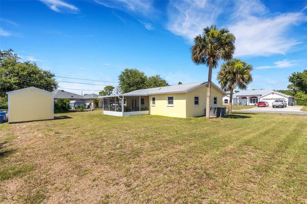 For Sale: $279,900 (2 beds, 1 baths, 858 Square Feet)