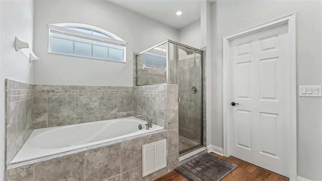 For Sale: $614,900 (5 beds, 3 baths, 2598 Square Feet)