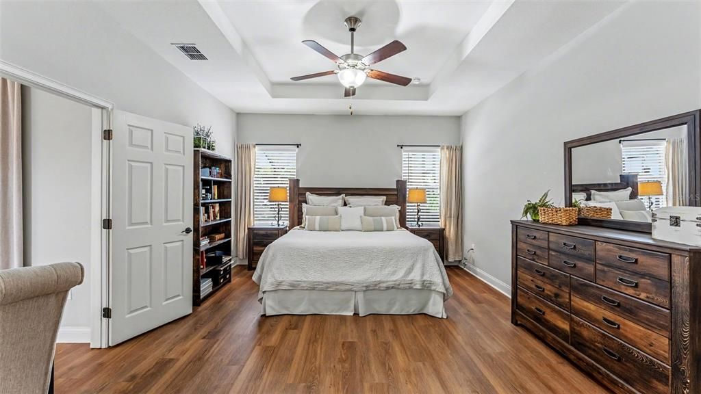 For Sale: $614,900 (5 beds, 3 baths, 2598 Square Feet)