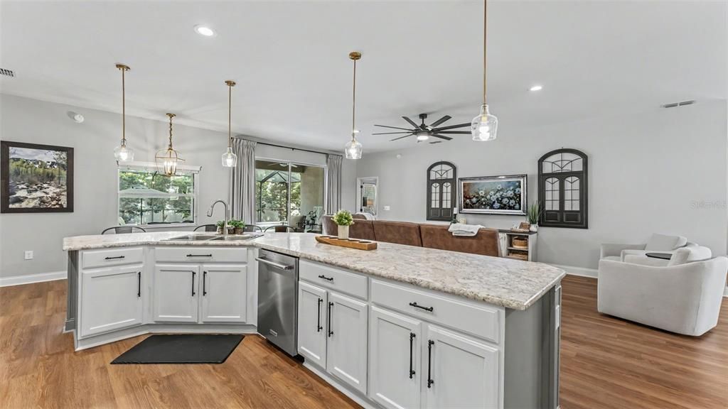 For Sale: $614,900 (5 beds, 3 baths, 2598 Square Feet)