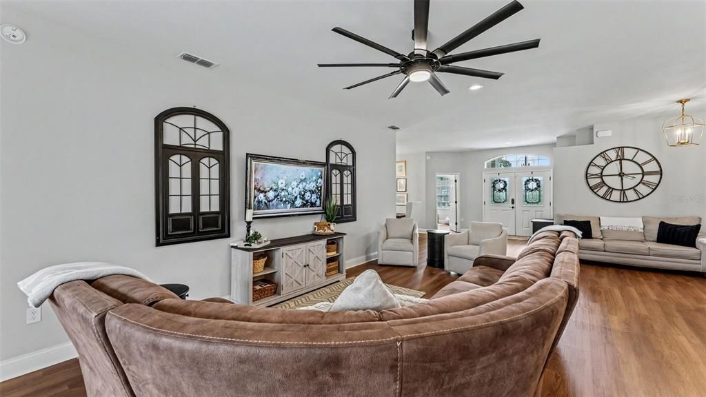 For Sale: $614,900 (5 beds, 3 baths, 2598 Square Feet)