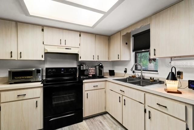 For Sale: $260,000 (2 beds, 1 baths, 1065 Square Feet)