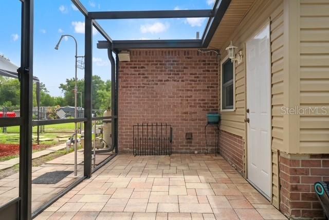 For Sale: $260,000 (2 beds, 1 baths, 1065 Square Feet)