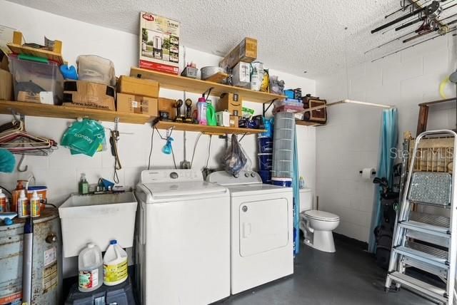 For Sale: $260,000 (2 beds, 1 baths, 1065 Square Feet)