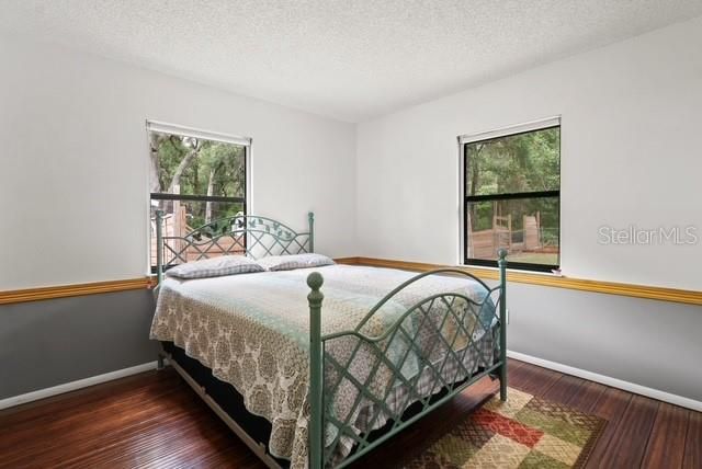 For Sale: $260,000 (2 beds, 1 baths, 1065 Square Feet)