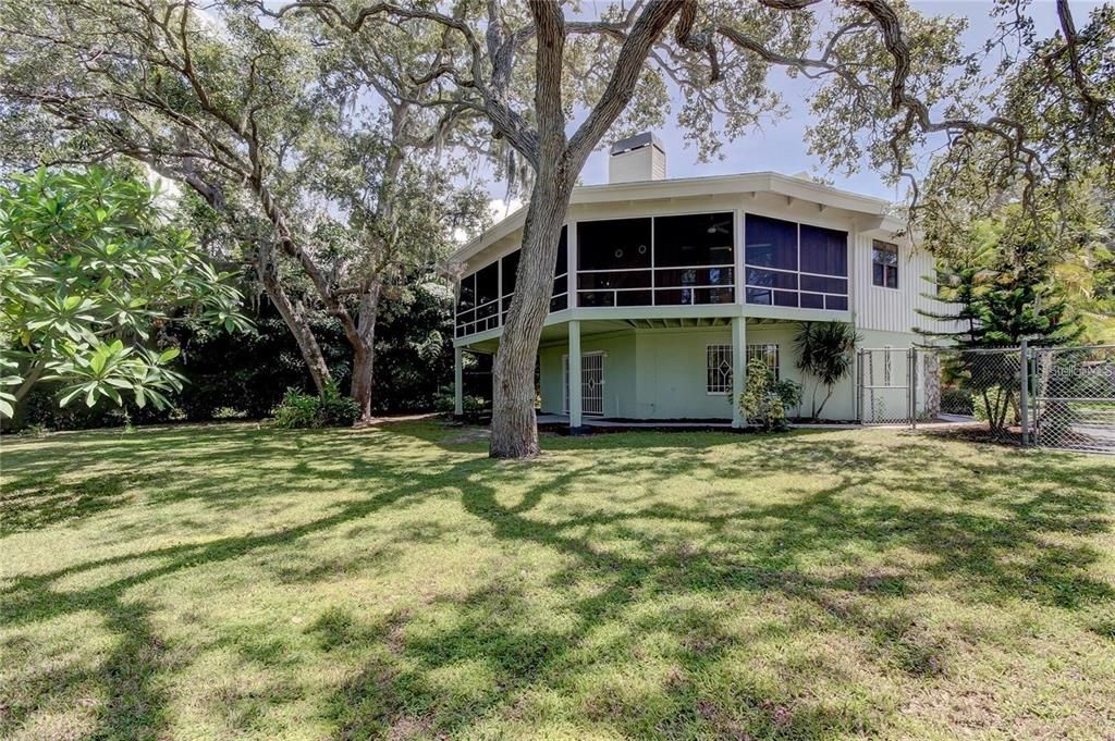 For Rent: $4,000 (3 beds, 3 baths, 2472 Square Feet)