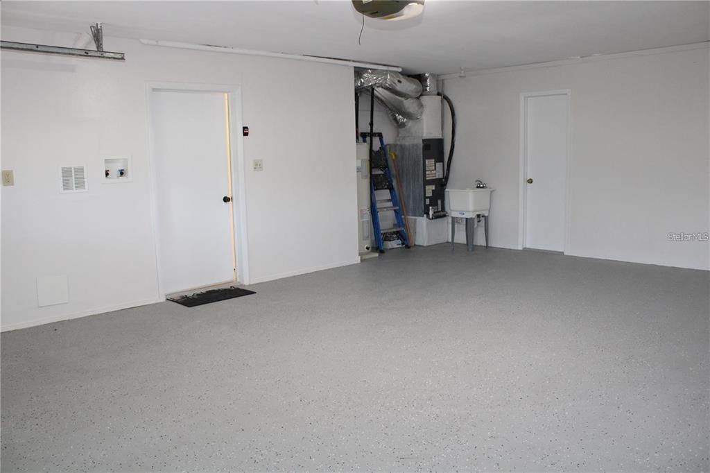 For Rent: $4,000 (3 beds, 3 baths, 2472 Square Feet)