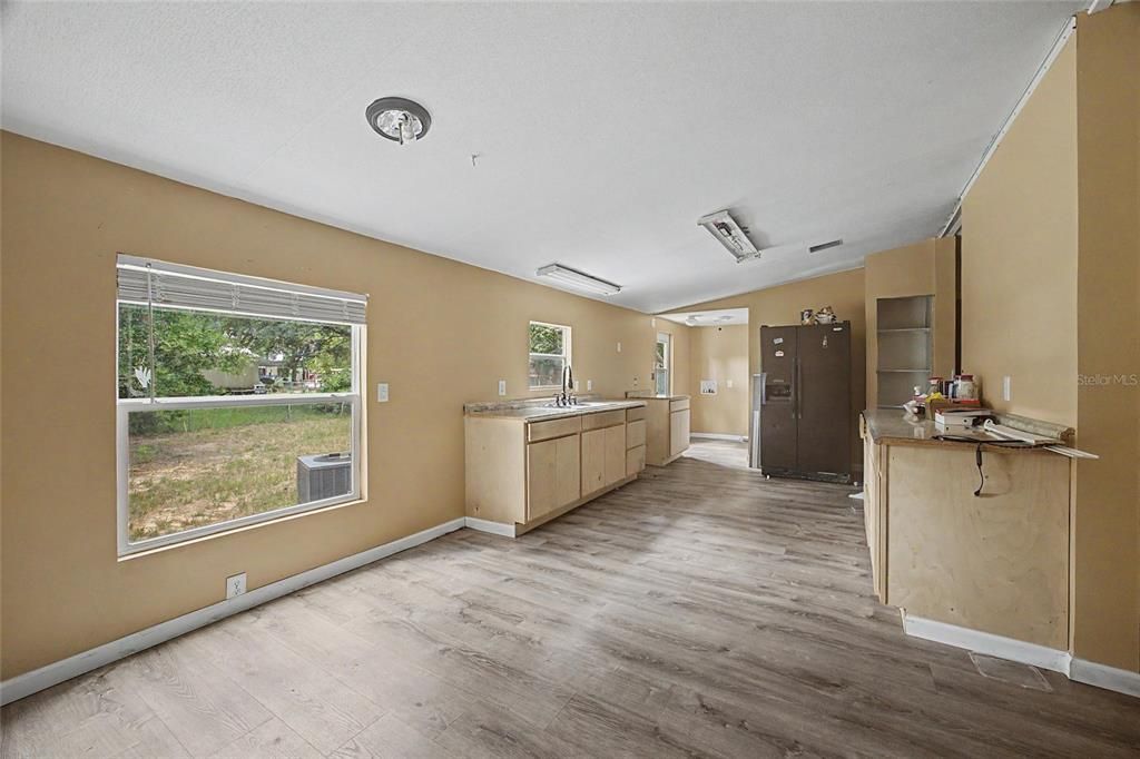 For Sale: $119,900 (3 beds, 2 baths, 1344 Square Feet)