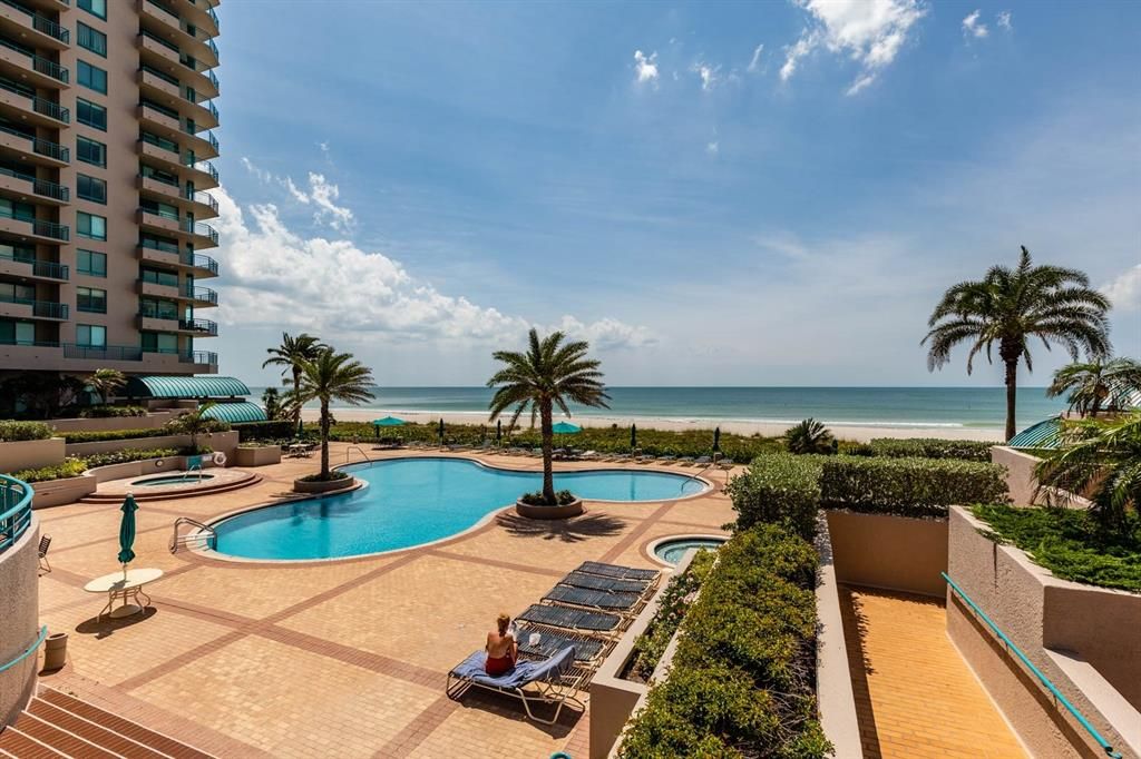 For Rent: $5,000 (2 beds, 2 baths, 1374 Square Feet)