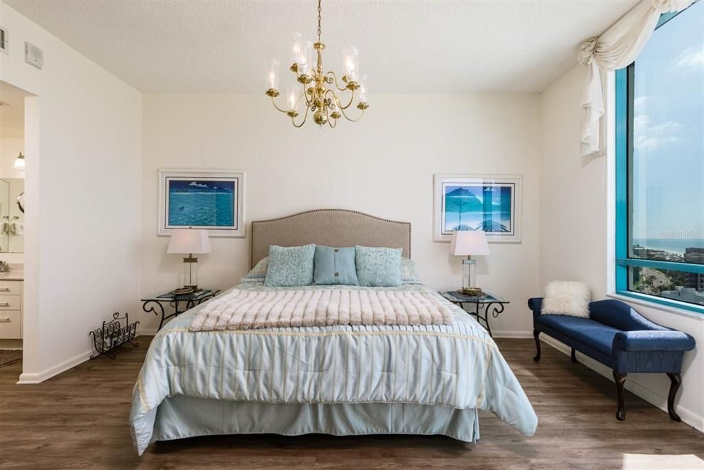 For Rent: $5,000 (2 beds, 2 baths, 1374 Square Feet)