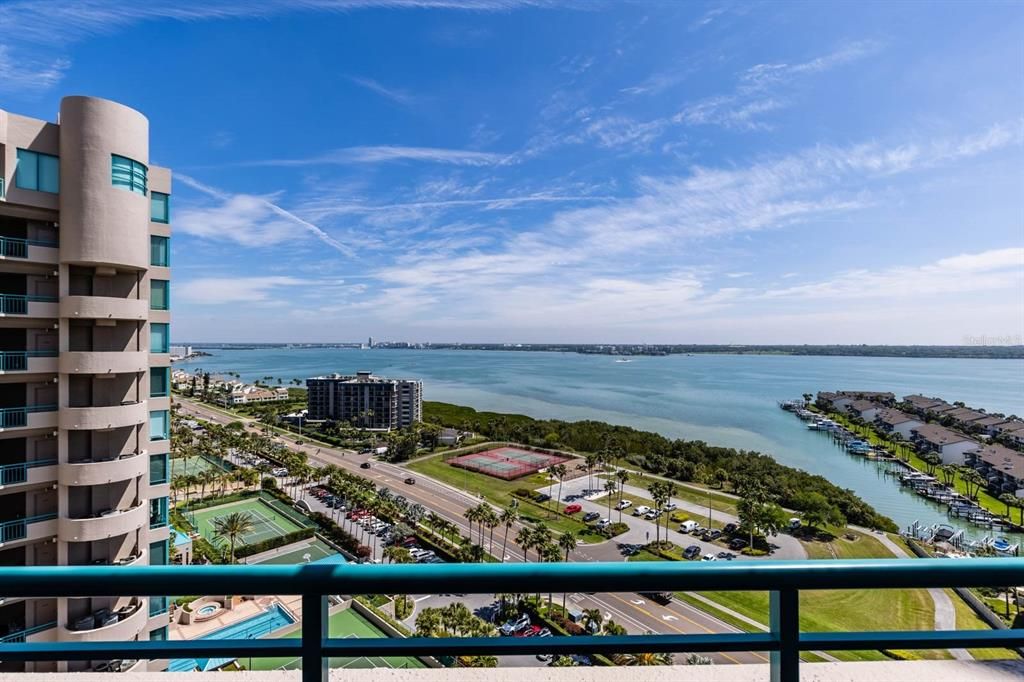 For Rent: $5,000 (2 beds, 2 baths, 1374 Square Feet)