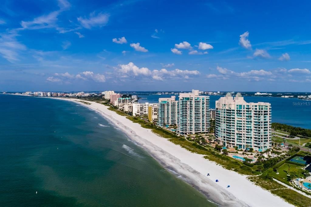 For Rent: $5,000 (2 beds, 2 baths, 1374 Square Feet)