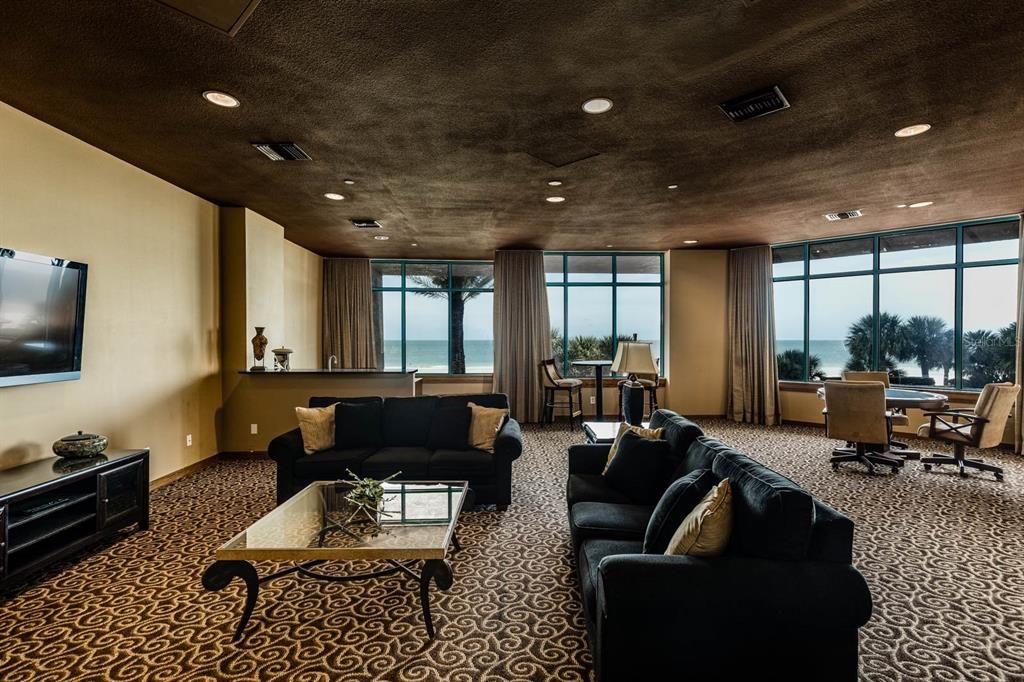 For Rent: $5,000 (2 beds, 2 baths, 1374 Square Feet)