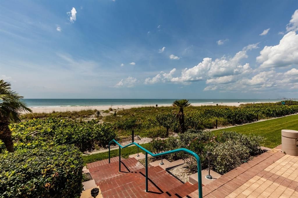 For Rent: $5,000 (2 beds, 2 baths, 1374 Square Feet)