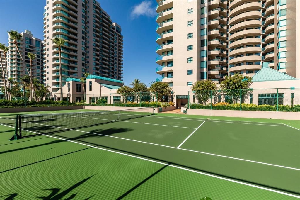 For Rent: $5,000 (2 beds, 2 baths, 1374 Square Feet)