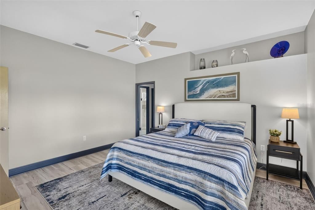 For Sale: $380,000 (2 beds, 2 baths, 1647 Square Feet)