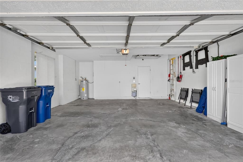 For Sale: $380,000 (2 beds, 2 baths, 1647 Square Feet)