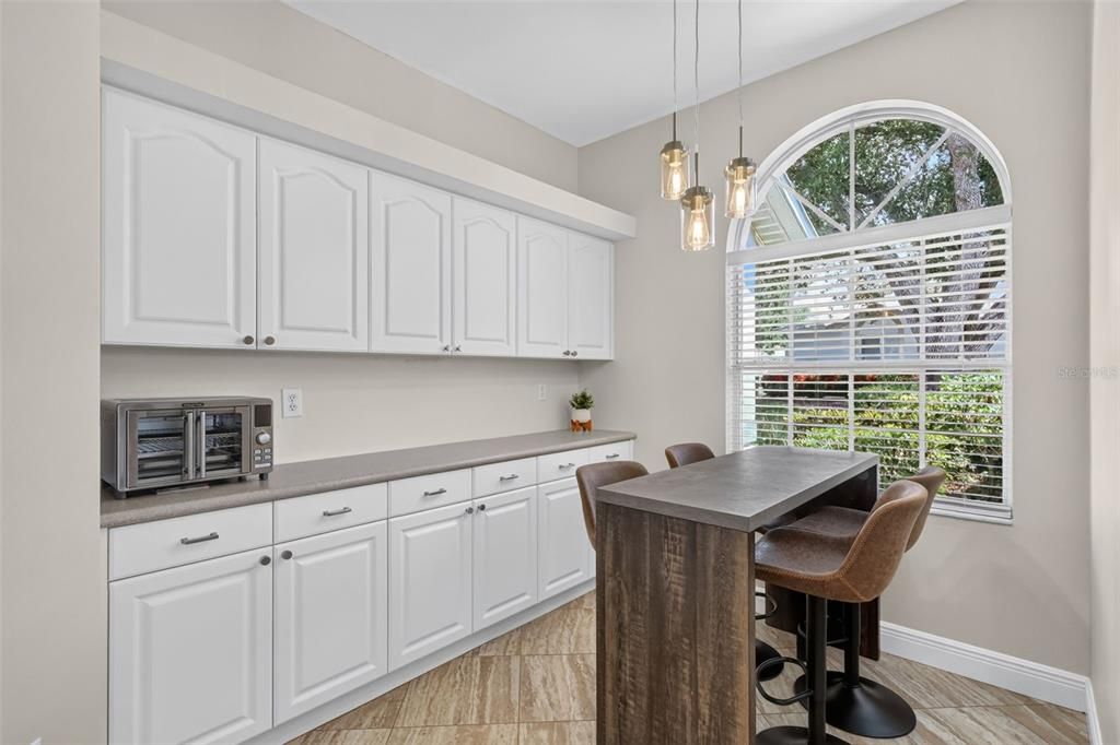 For Sale: $380,000 (2 beds, 2 baths, 1647 Square Feet)