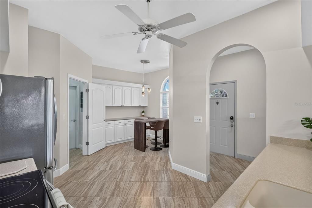 For Sale: $380,000 (2 beds, 2 baths, 1647 Square Feet)
