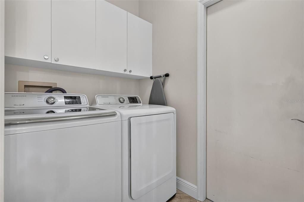 For Sale: $380,000 (2 beds, 2 baths, 1647 Square Feet)