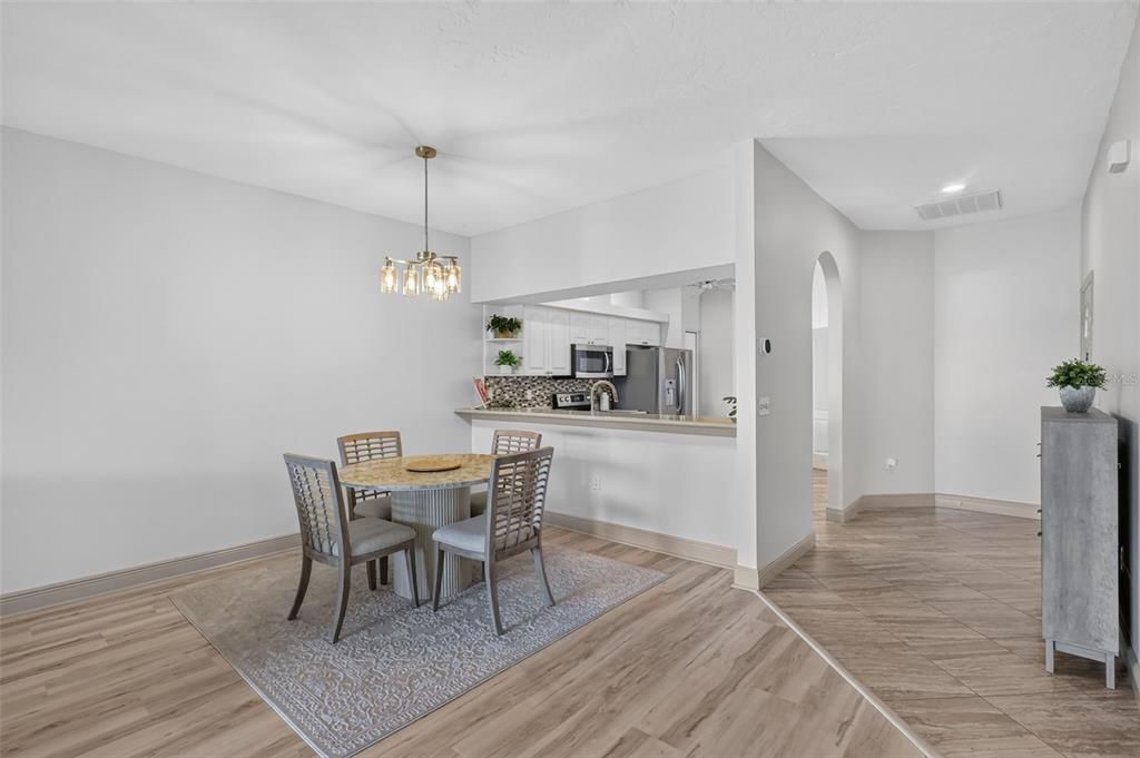 For Sale: $380,000 (2 beds, 2 baths, 1647 Square Feet)