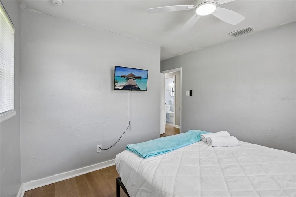 For Sale: $515,000 (4 beds, 2 baths, 1780 Square Feet)