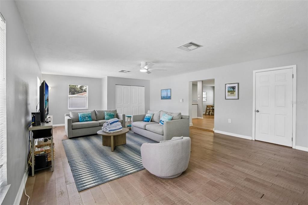 For Sale: $515,000 (4 beds, 2 baths, 1780 Square Feet)