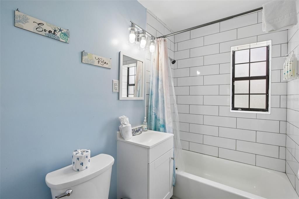 For Sale: $515,000 (4 beds, 2 baths, 1780 Square Feet)