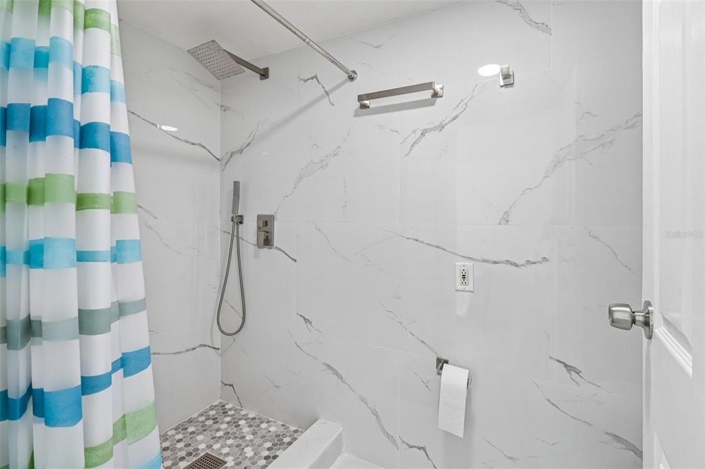 На продажу: $370,000 (3 спален, 2 ванн, 1220 Квадратных фут)