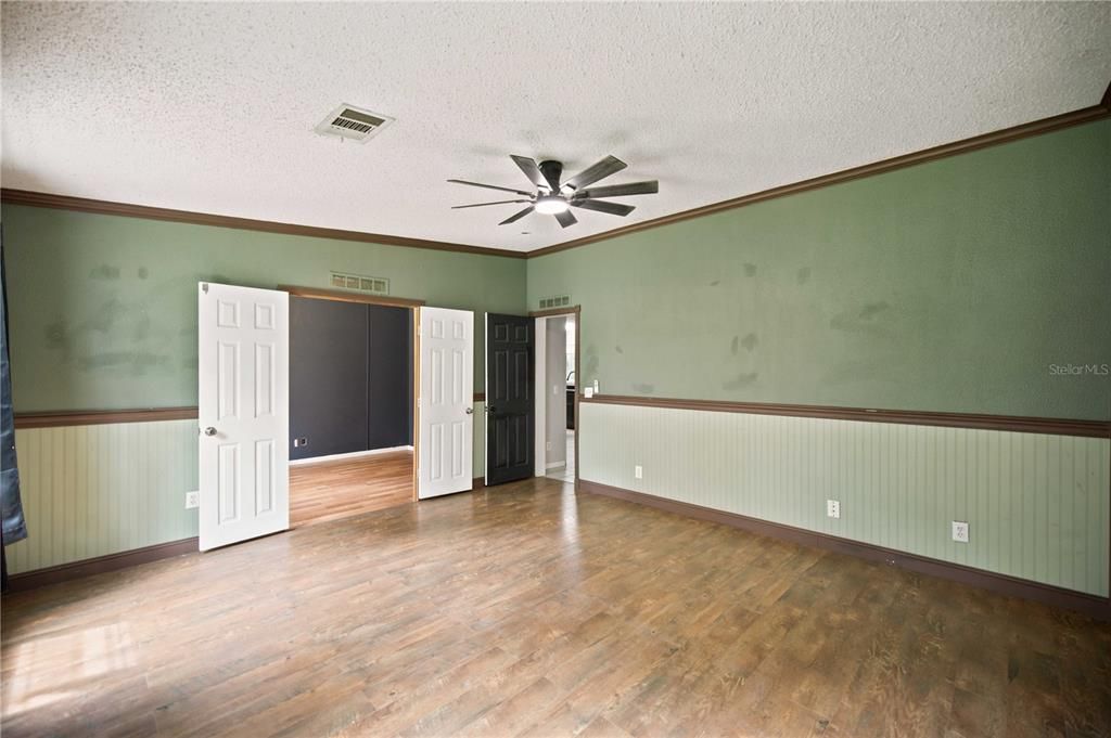 For Sale: $209,000 (4 beds, 2 baths, 2280 Square Feet)