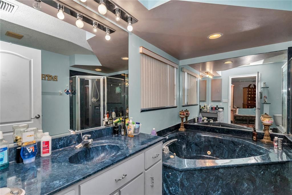For Sale: $329,000 (3 beds, 2 baths, 1817 Square Feet)