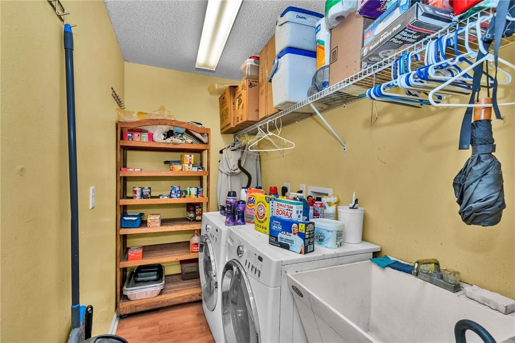 For Sale: $329,000 (3 beds, 2 baths, 1817 Square Feet)