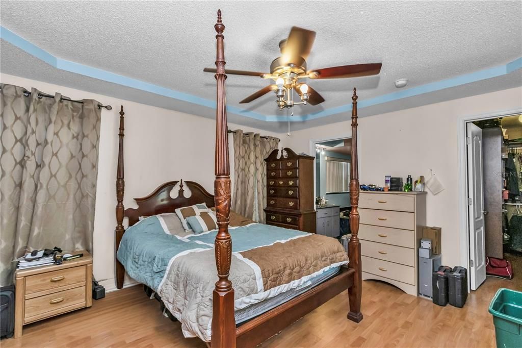 For Sale: $329,000 (3 beds, 2 baths, 1817 Square Feet)