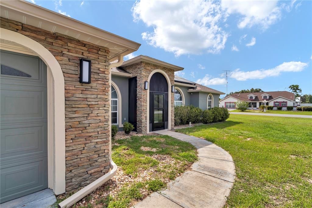 For Sale: $329,000 (3 beds, 2 baths, 1817 Square Feet)