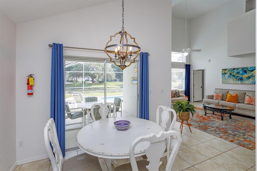 Activo con contrato: $444,000 (5 camas, 3 baños, 2224 Pies cuadrados)