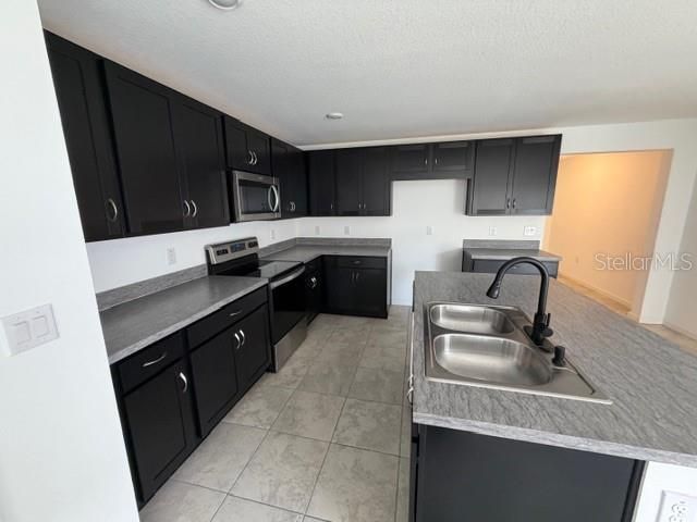 For Sale: $244,000 (3 beds, 2 baths, 1318 Square Feet)