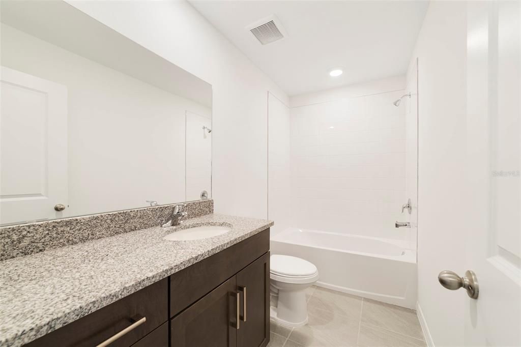 En Venta: $433,990 (3 camas, 2 baños, 1635 Pies cuadrados)