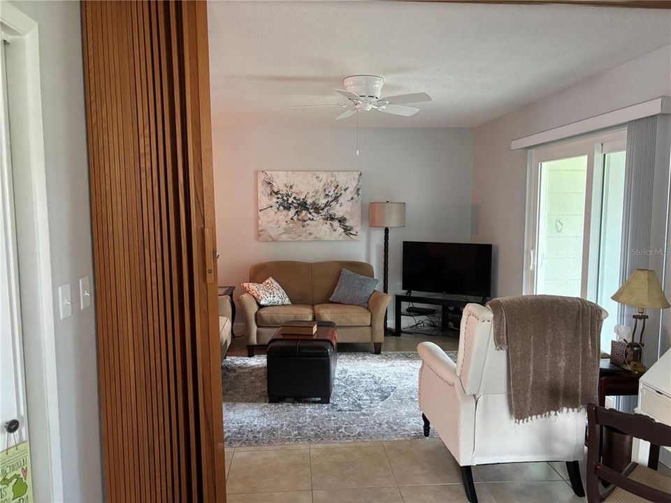 For Sale: $126,900 (2 beds, 1 baths, 918 Square Feet)