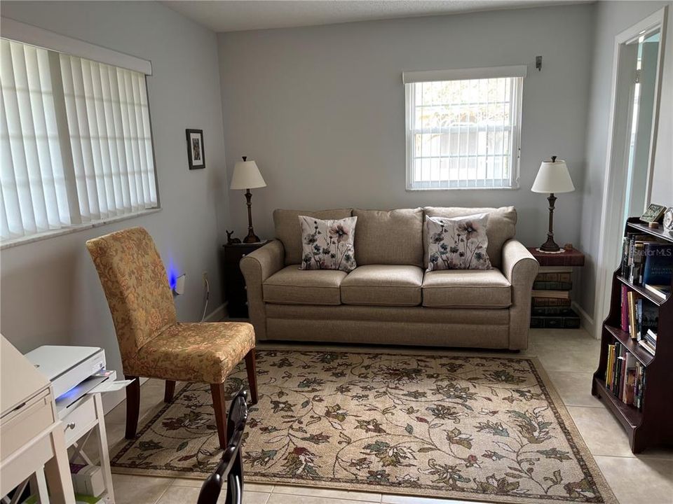 For Sale: $126,900 (2 beds, 1 baths, 918 Square Feet)