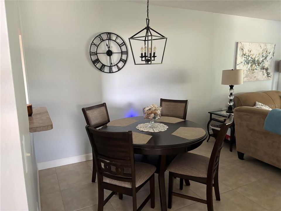 For Sale: $126,900 (2 beds, 1 baths, 918 Square Feet)