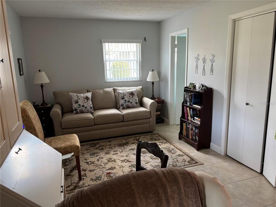 For Sale: $126,900 (2 beds, 1 baths, 918 Square Feet)
