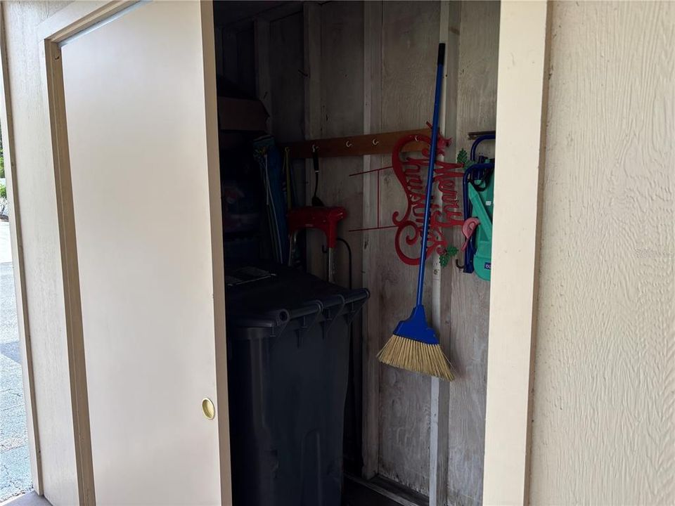 For Sale: $126,900 (2 beds, 1 baths, 918 Square Feet)
