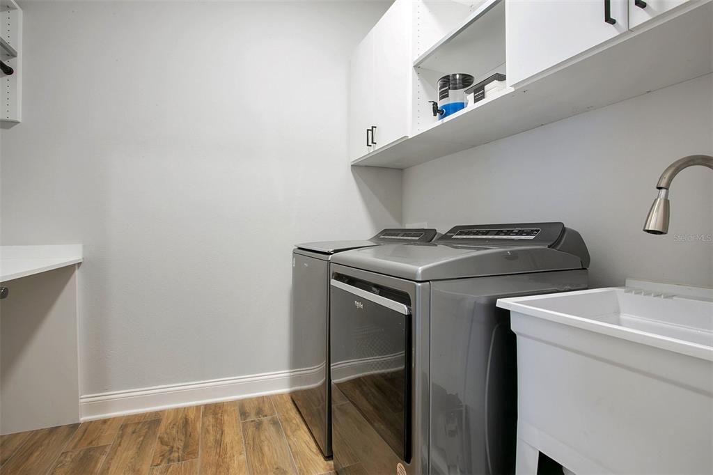 For Sale: $679,000 (4 beds, 3 baths, 2281 Square Feet)