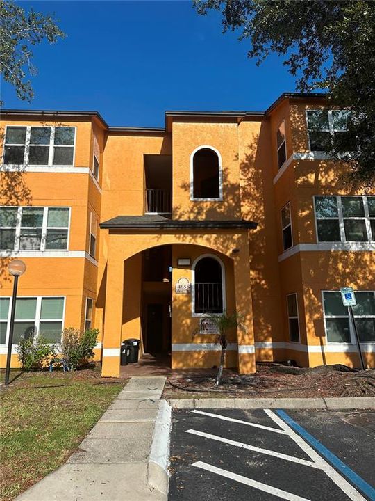 For Rent: $1,600 (2 beds, 1 baths, 934 Square Feet)