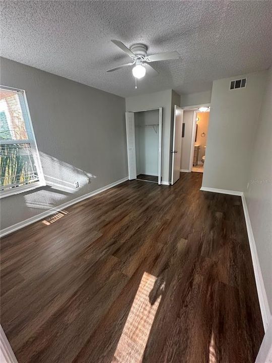 For Rent: $1,600 (2 beds, 1 baths, 934 Square Feet)